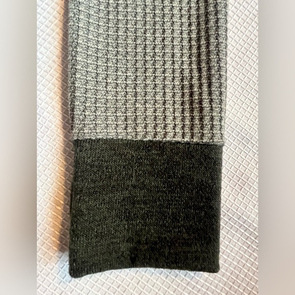 Bibi Women’s Green Long Sleeve Waffle Knit Top Size XL - Picture 9 of 11